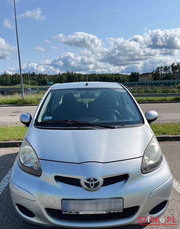 2010' Toyota Aygo photo #2
