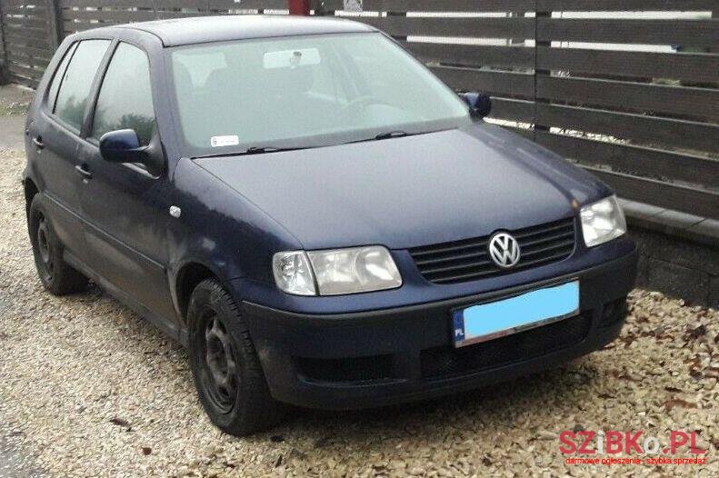 2001' Volkswagen Polo photo #1