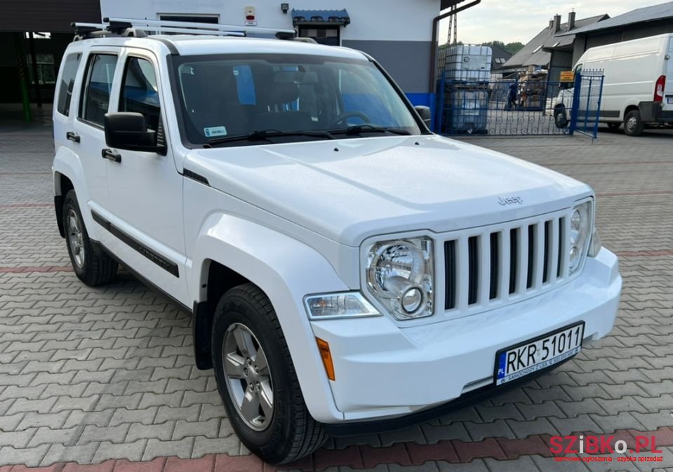 2012' Jeep Liberty photo #3