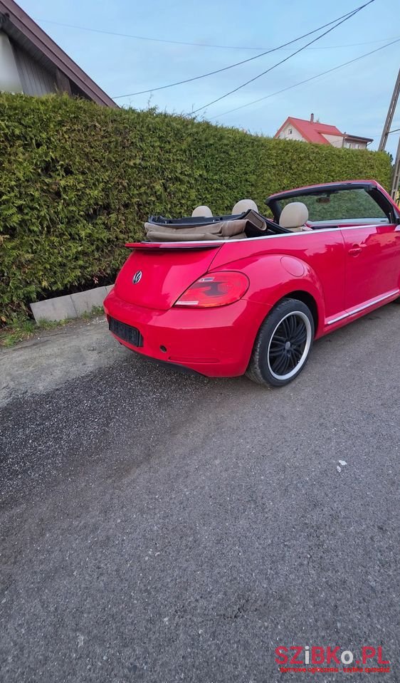 2015' Volkswagen Beetle photo #5