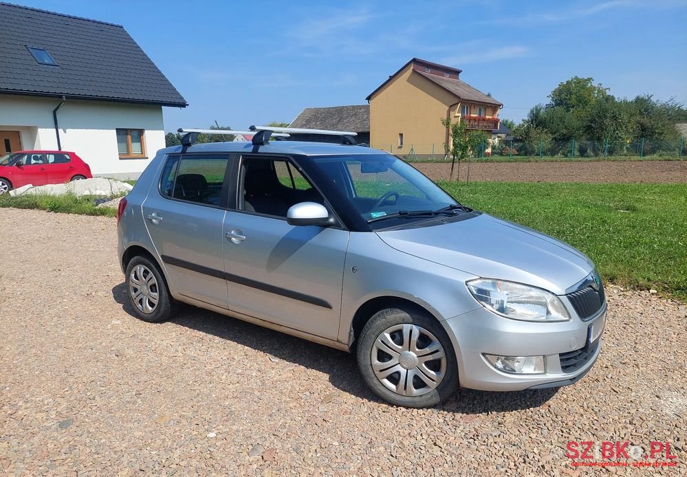 2011' Skoda Fabia 1.4 16V Ambition photo #1
