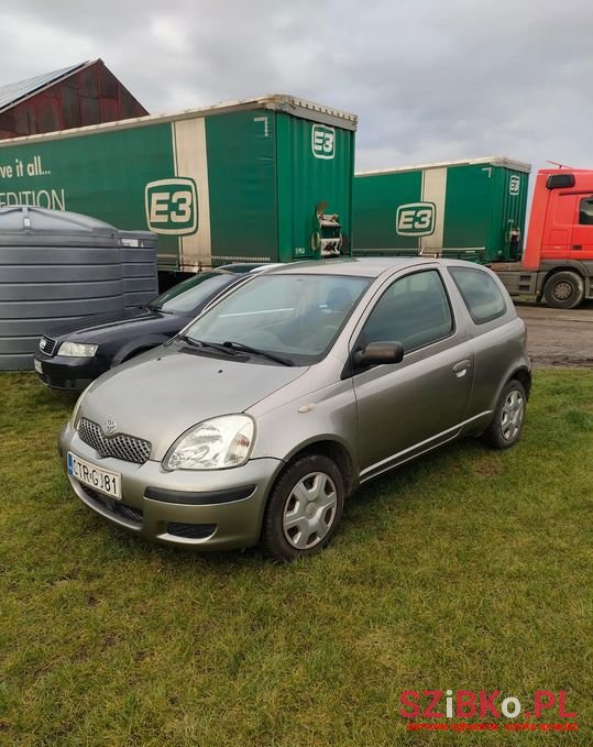 2004' Toyota Yaris photo #5