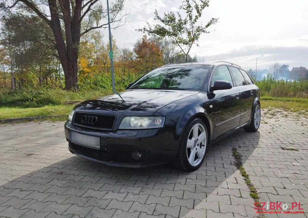 2004' Audi A4 Avant photo #1
