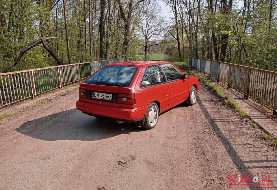 1990' Hyundai Pony photo #2