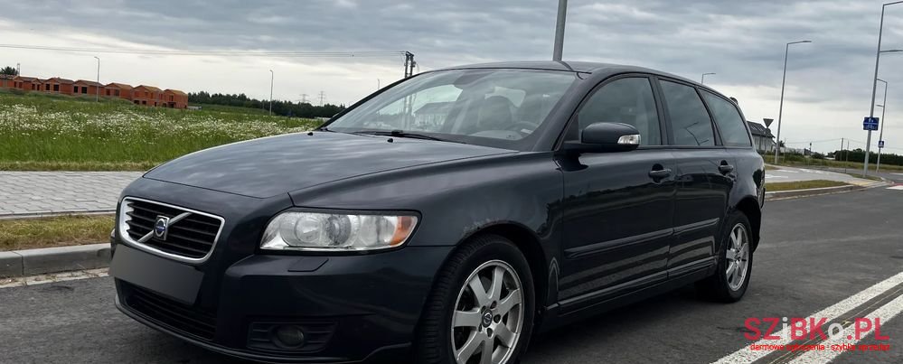 2009' Volvo V50 2.0D Momentum photo #3