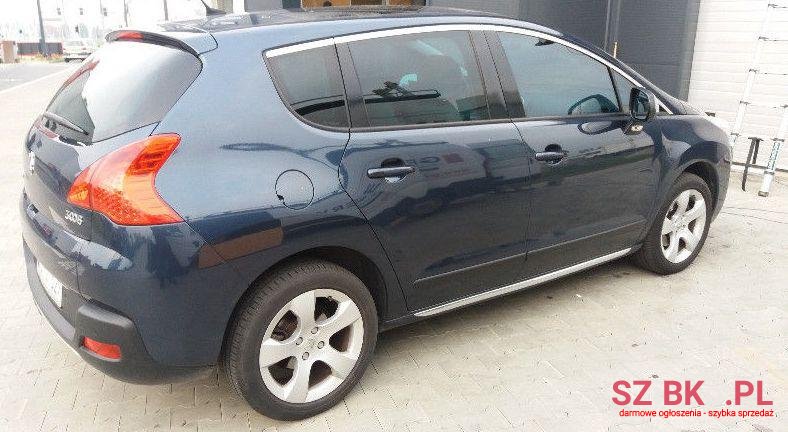 2011' Peugeot 3008 photo #1