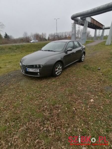 2005' Alfa Romeo 159 photo #2