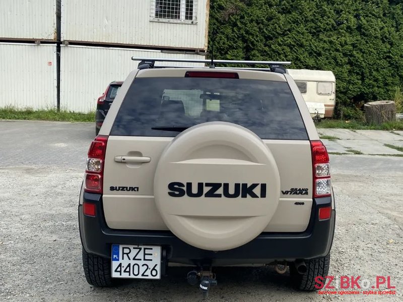 2005' Suzuki Grand Vitara photo #3