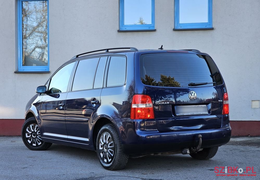 2006' Volkswagen Touran photo #4