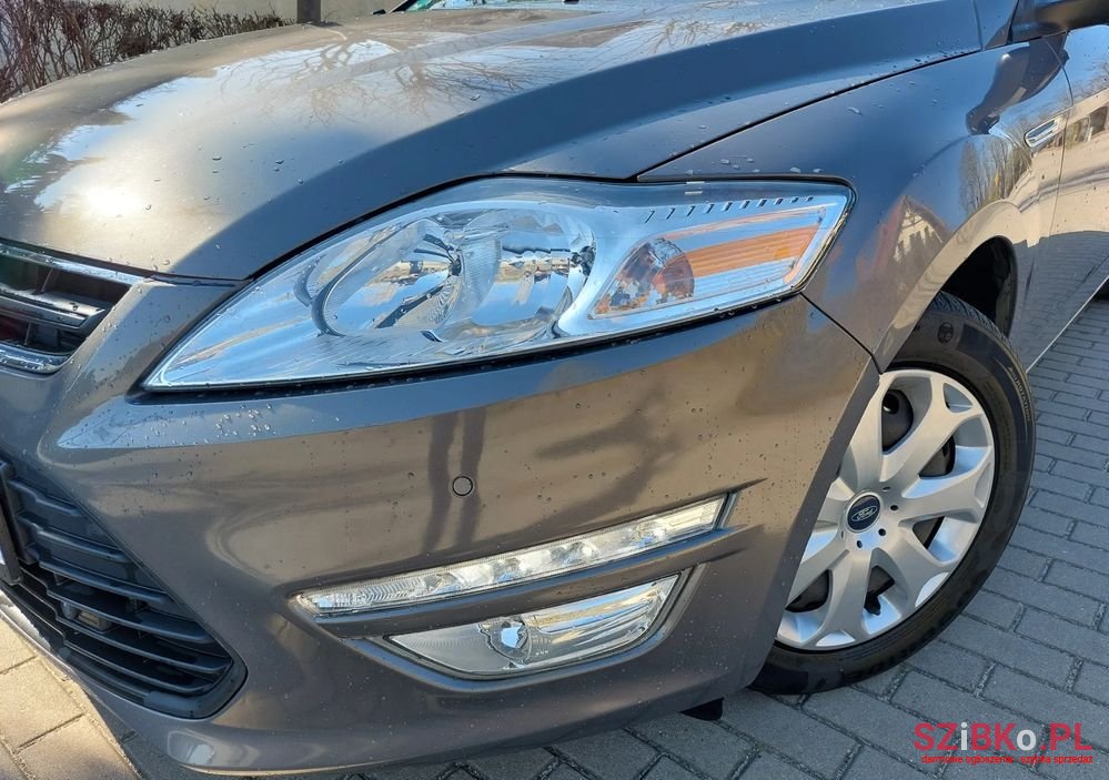 2011' Ford Mondeo photo #1