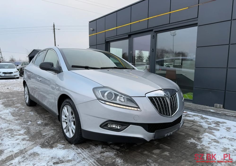 2009' Lancia Delta photo #2