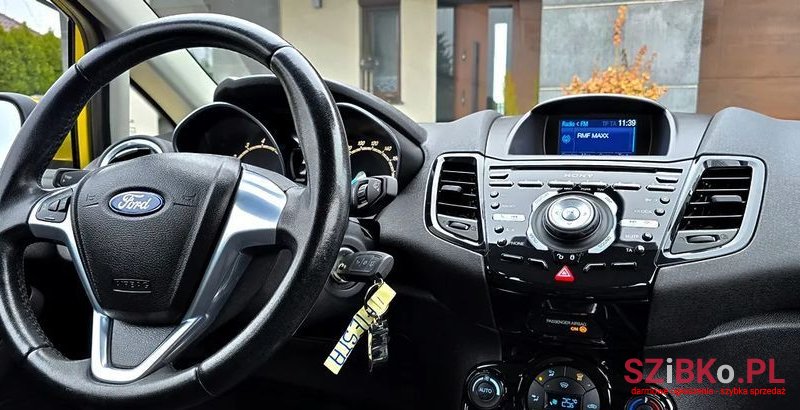 2013' Ford Fiesta photo #5
