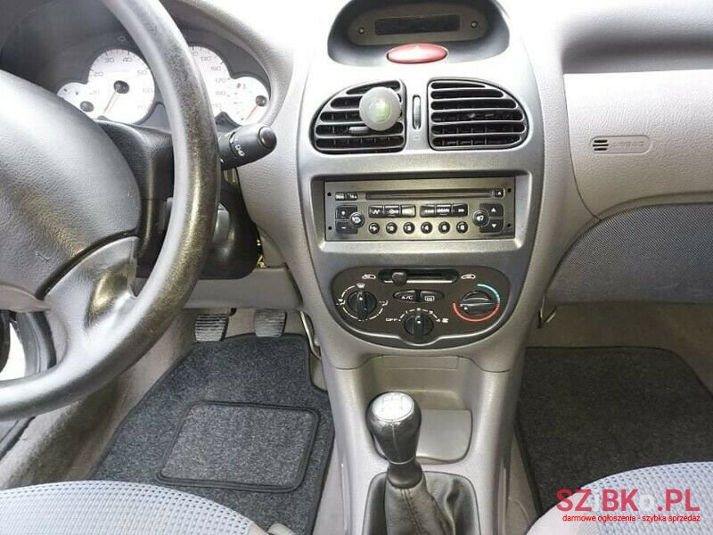 2001' Peugeot 206 photo #3