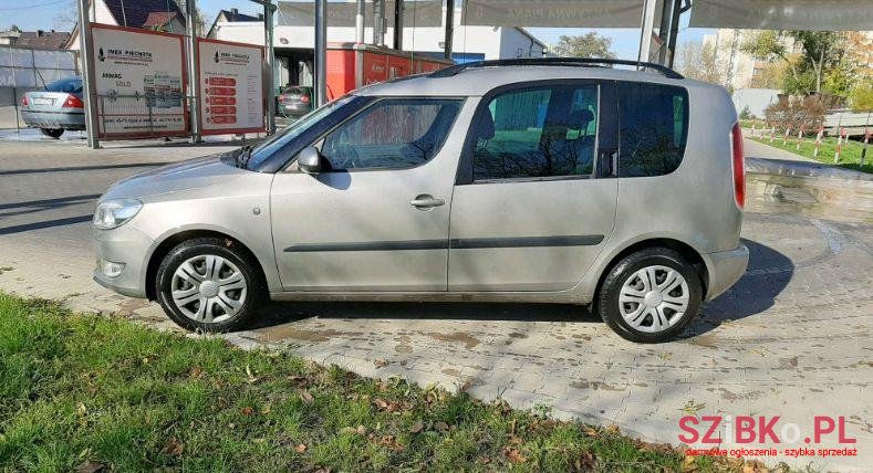 2011' Skoda Roomster photo #2