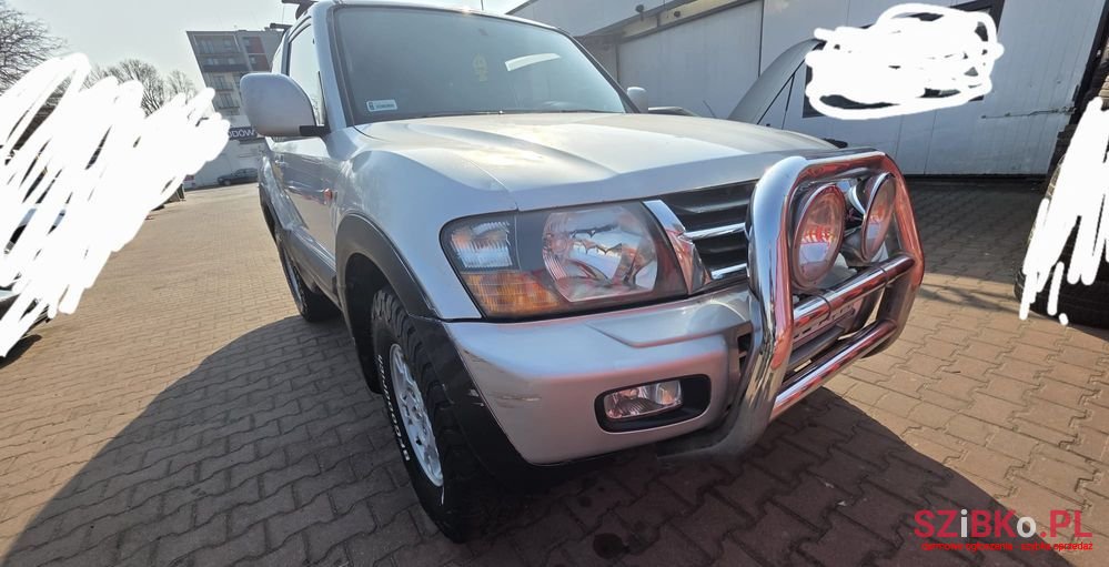 2000' Mitsubishi Pajero photo #1
