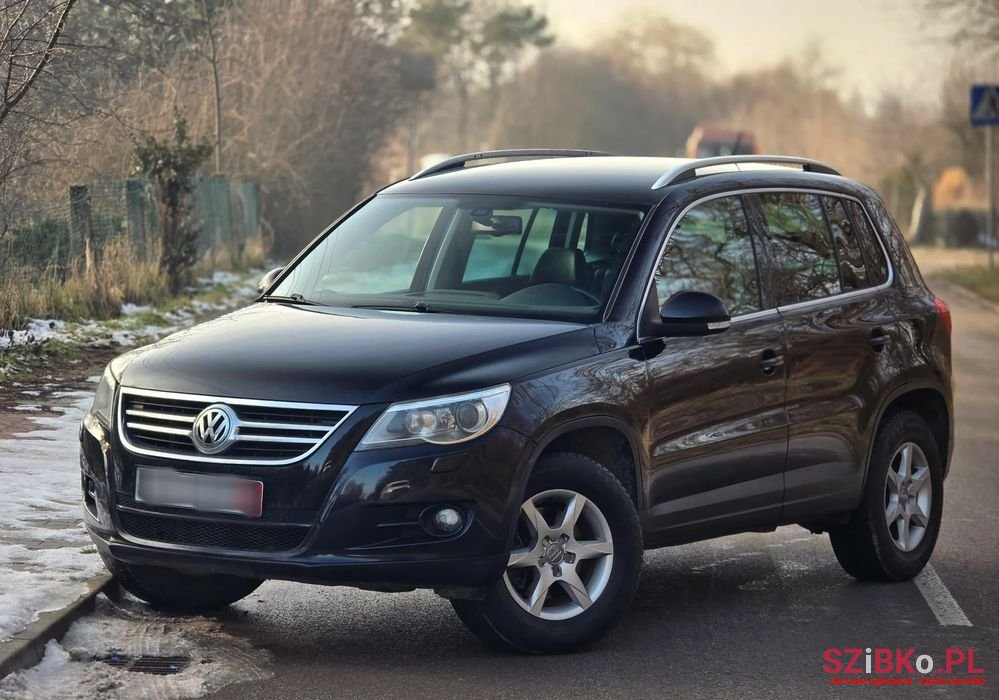 2010' Volkswagen Tiguan photo #1