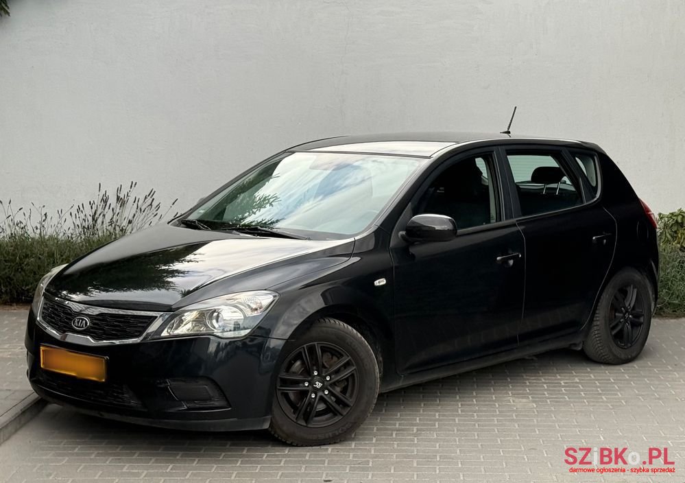 2010' Kia Ceed photo #2