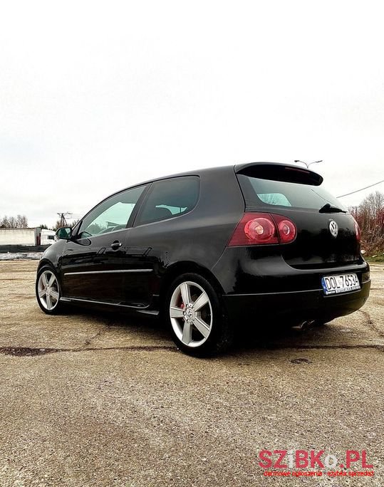 2005' Volkswagen Golf photo #5