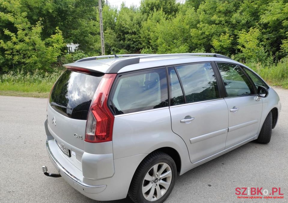 2012' Citroen C4 Picasso photo #5
