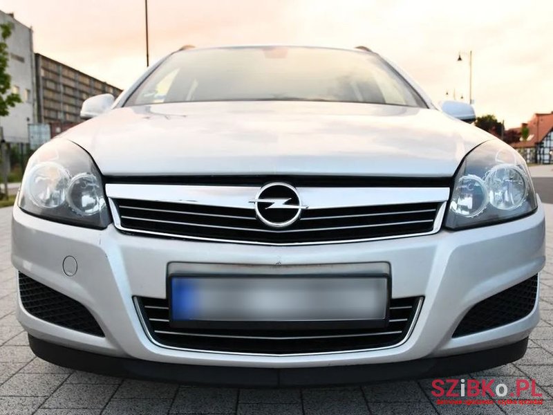 2010' Opel Astra Iv 1.7 Cdti Sport photo #3