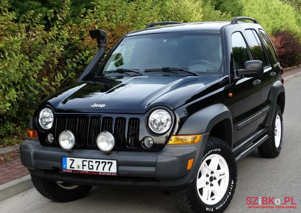 2006' Jeep Cherokee photo #5