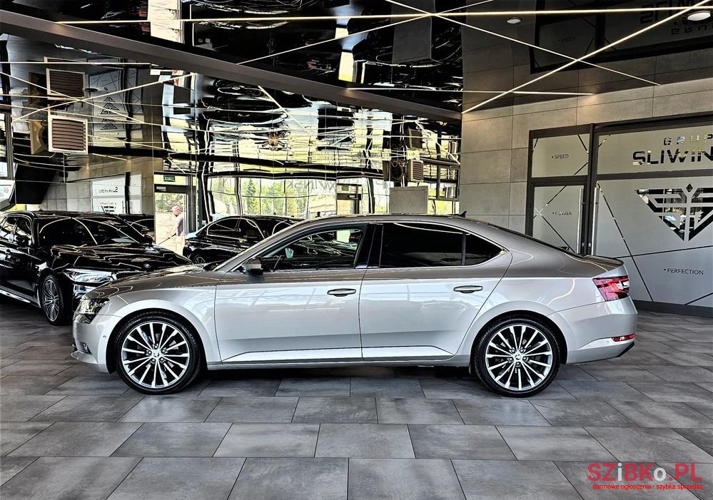2017' Skoda Superb photo #3