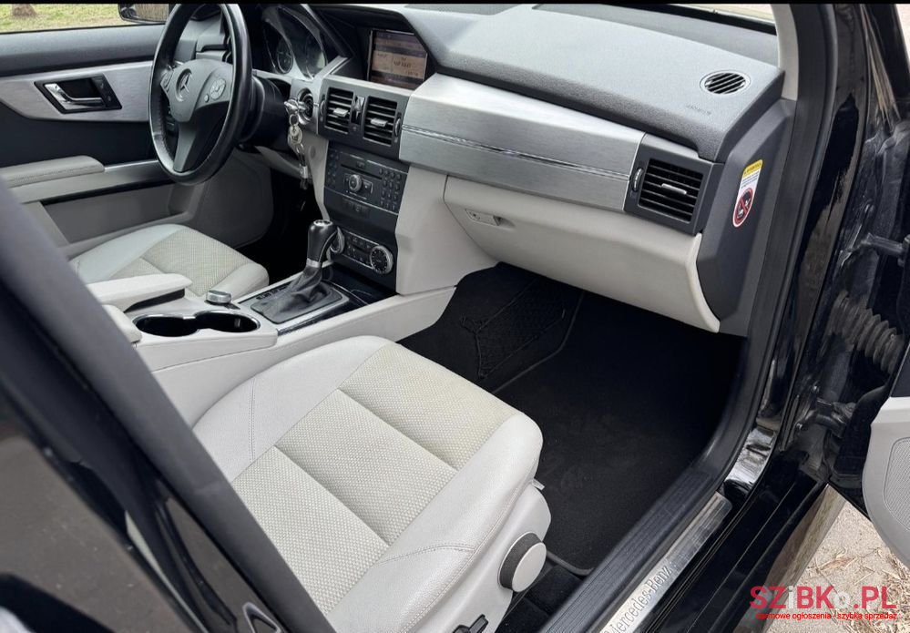 2009' Mercedes-Benz GLK photo #6