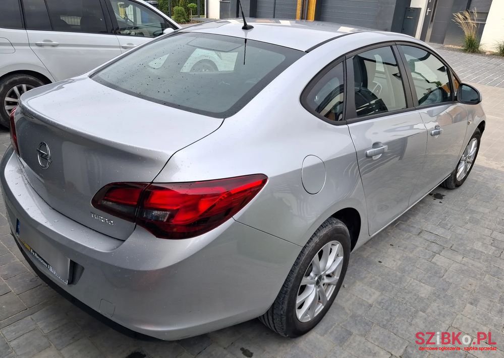 2016' Opel Astra photo #6