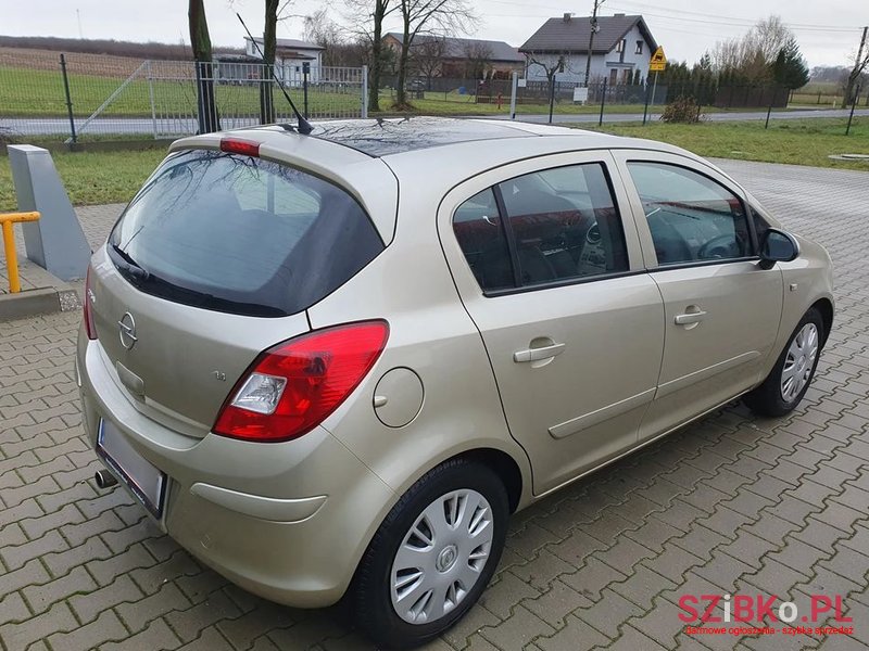 2007' Opel Corsa 1.4 16V Cosmo photo #3