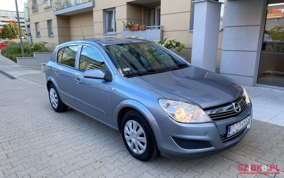 2009' Opel Astra photo #1