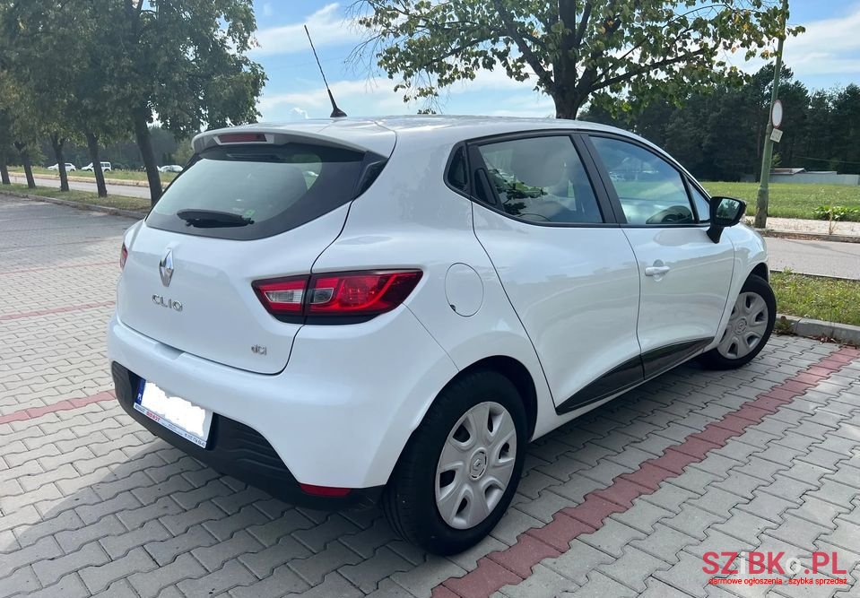 2015' Renault Clio photo #3