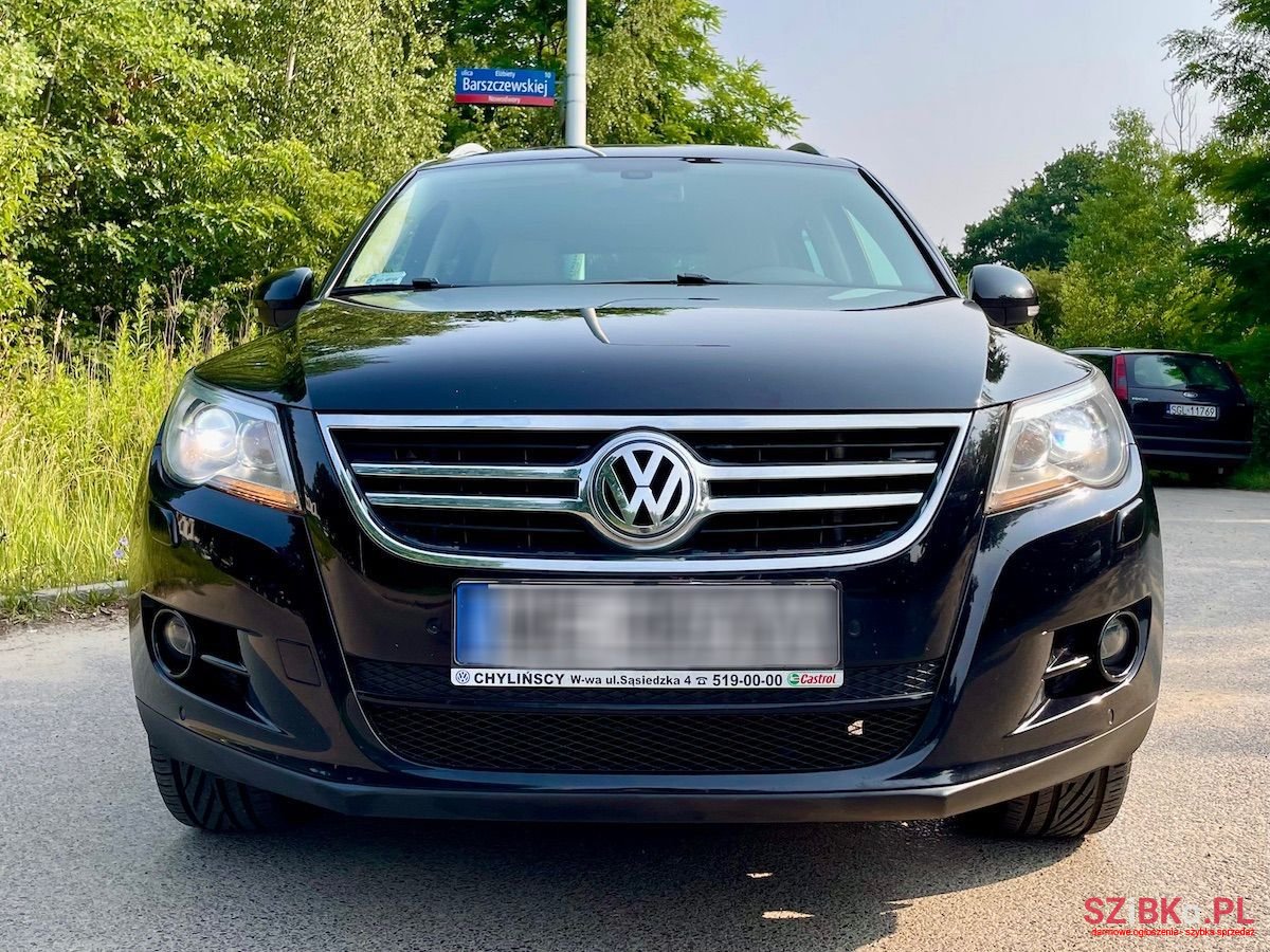 2010' Volkswagen Tiguan photo #6