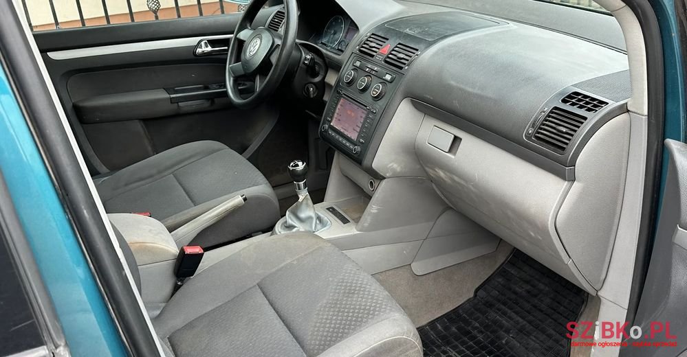 2003' Volkswagen Touran photo #4