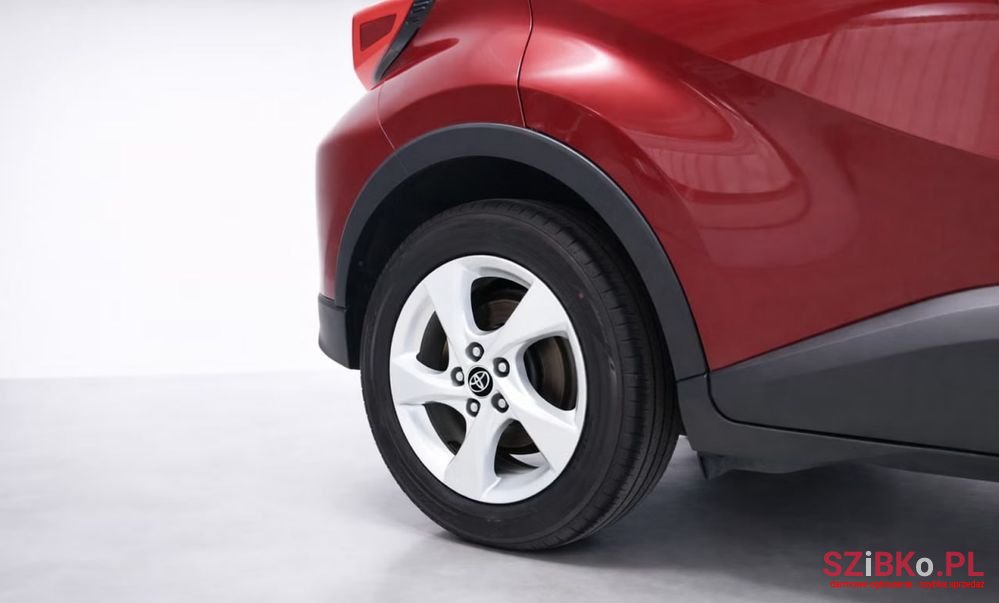 2019' Toyota C-HR photo #3