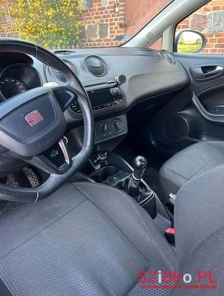 2012' SEAT Ibiza photo #6