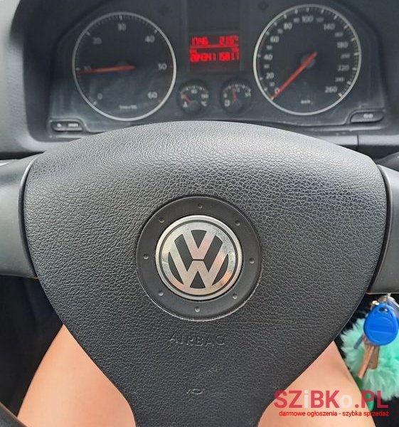 2006' Volkswagen Golf photo #2
