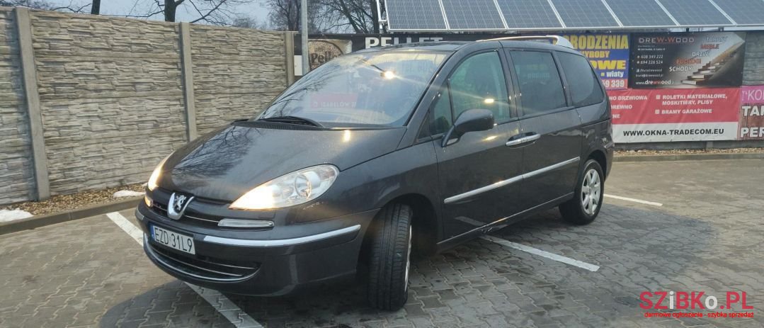 2008' Peugeot 807 photo #1