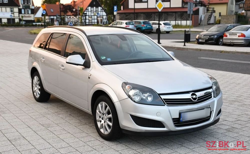 2010' Opel Astra Iv 1.7 Cdti Sport photo #1
