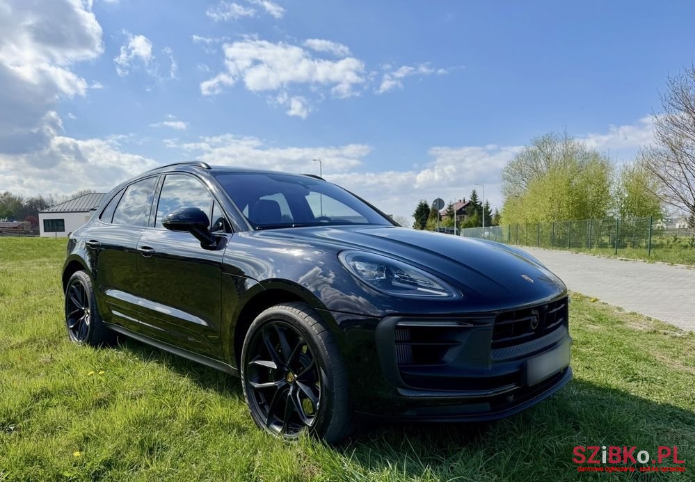 2024' Porsche Macan photo #1