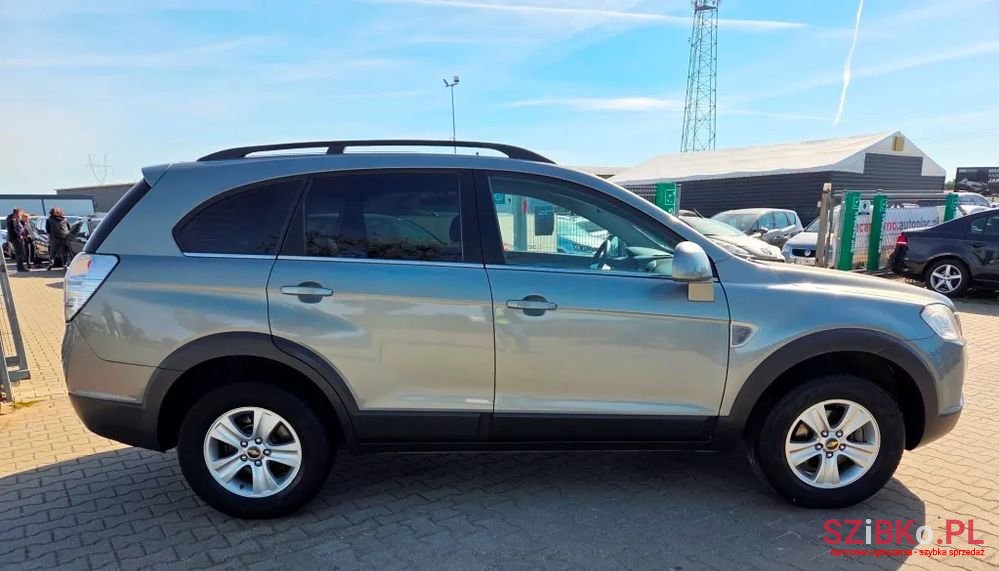 2010' Chevrolet Captiva photo #2