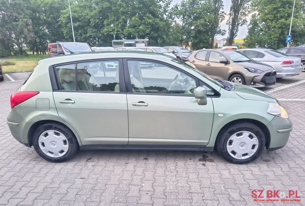 2008' Nissan Tiida 1.6 Acenta photo #3