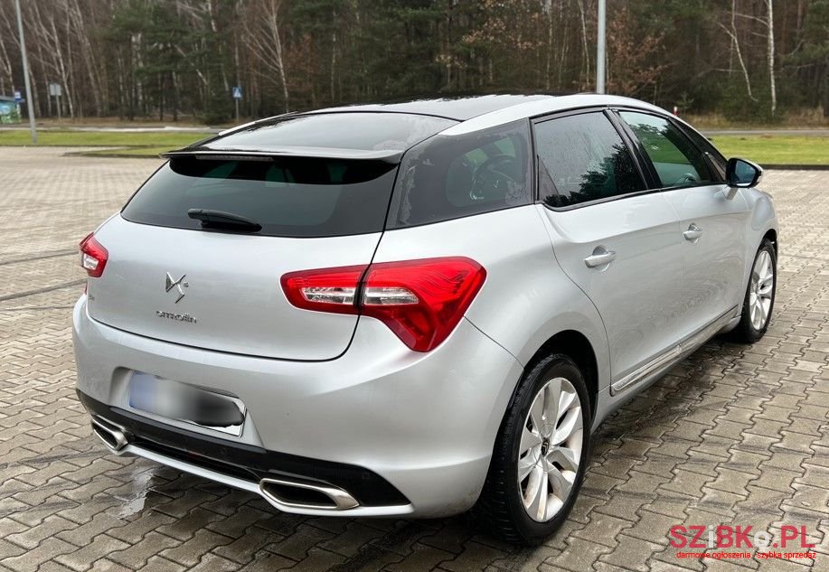 2012' Citroen DS5 photo #6