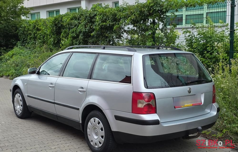 2001' Volkswagen Passat 1.6 Family photo #3