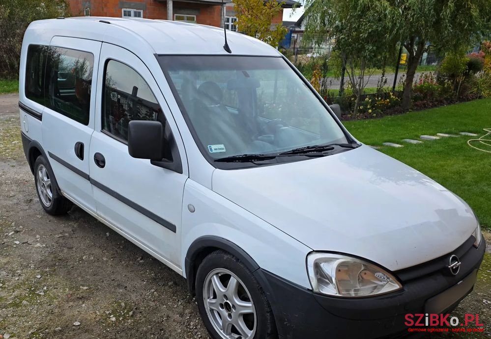 2003' Opel Combo Tour photo #2