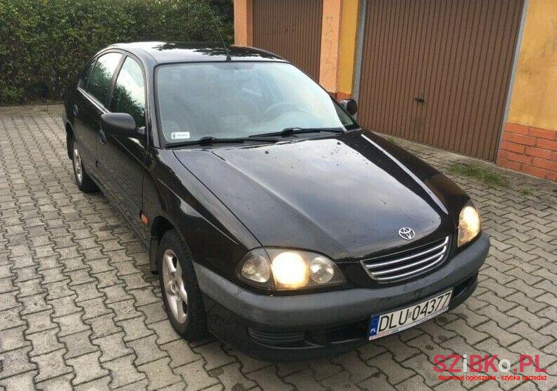 1997' Toyota Avensis photo #1