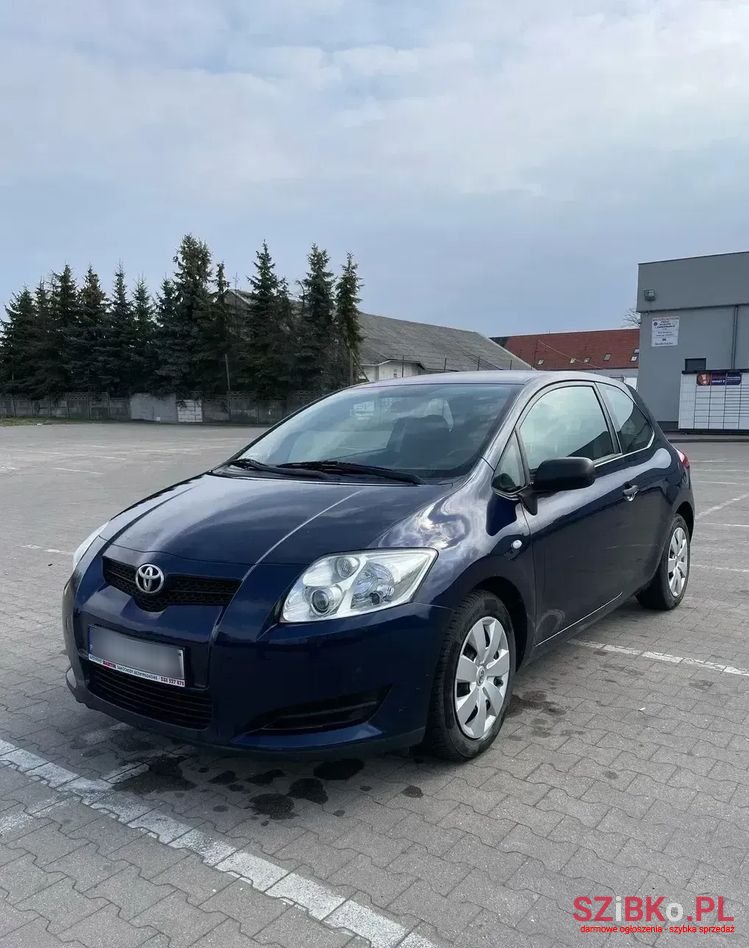 2010' Toyota Auris photo #1