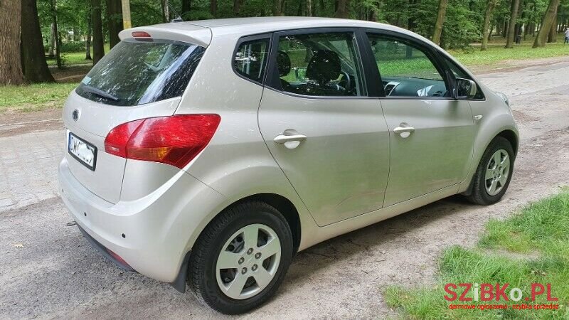 2011' Kia Venga photo #4