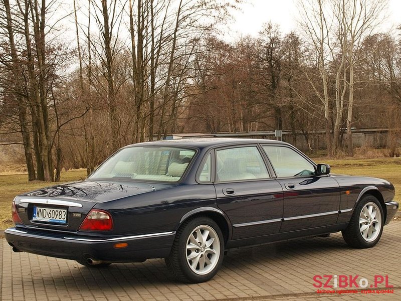 1999' Jaguar XJ photo #4