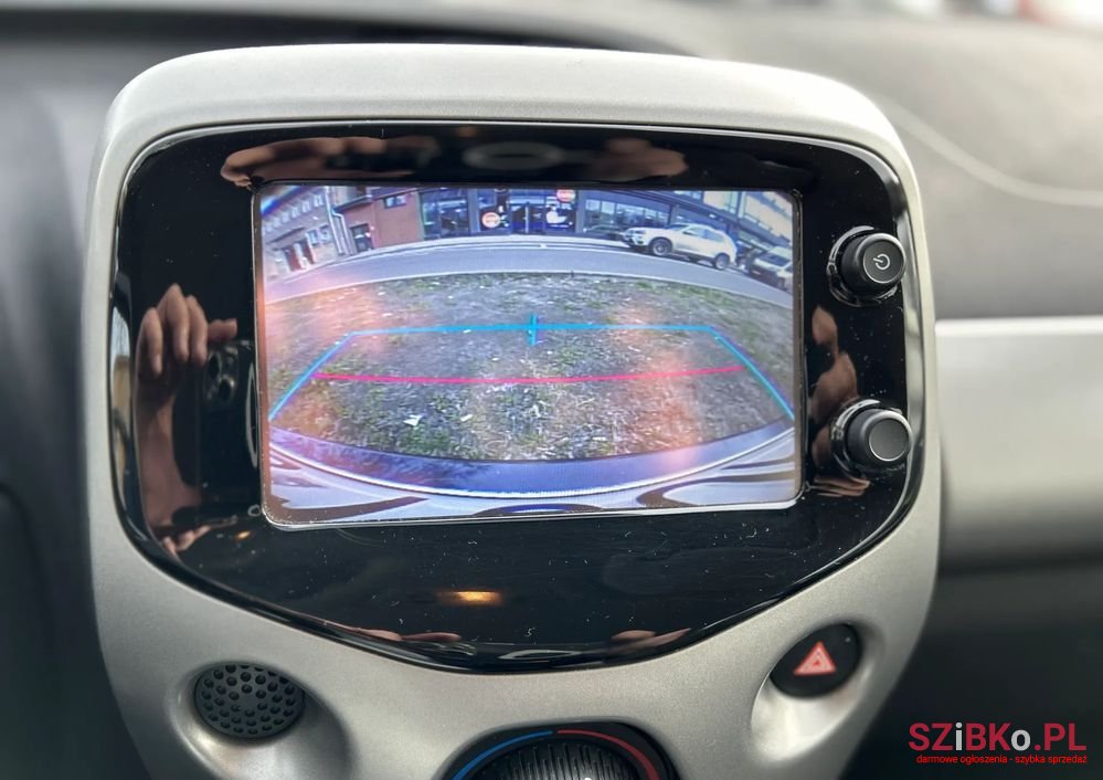 2016' Toyota Aygo photo #5