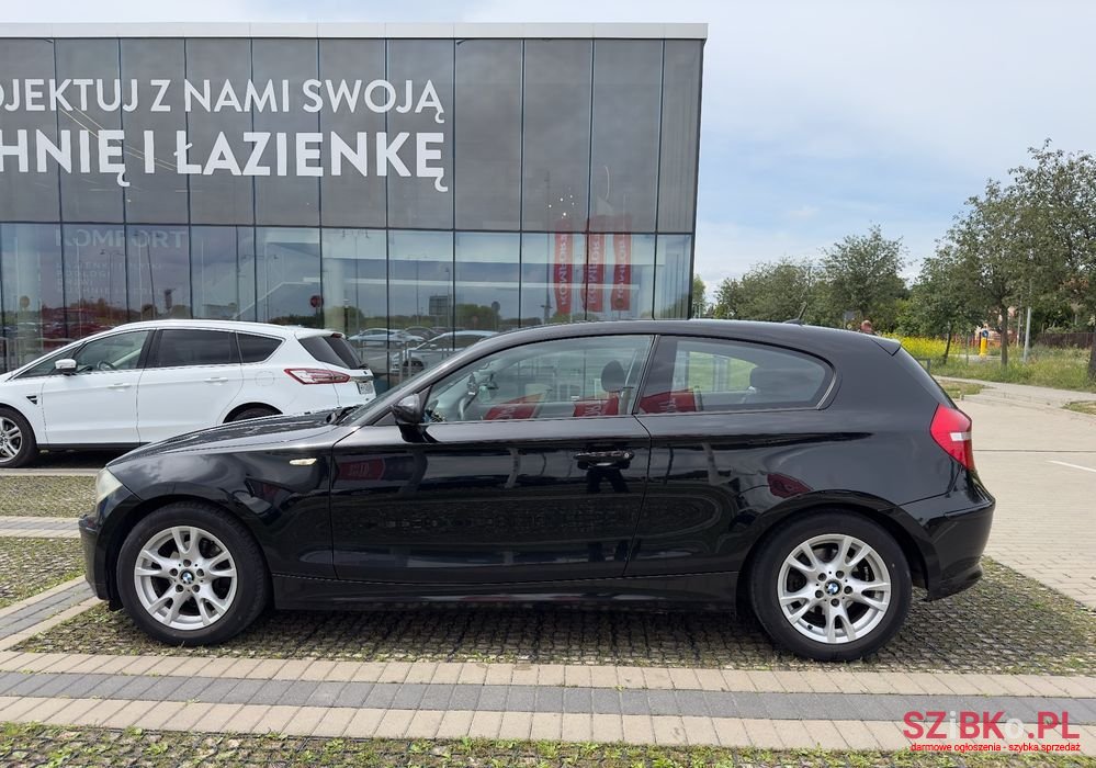 2008' BMW 1 Series 116I photo #1